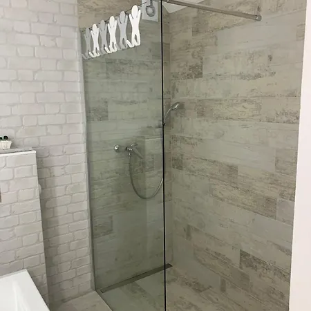 Maly Port-ilawa - Jezioro - Plaza - Marina Priv - 5 Pokoi Vip - Czysto Na 10 *