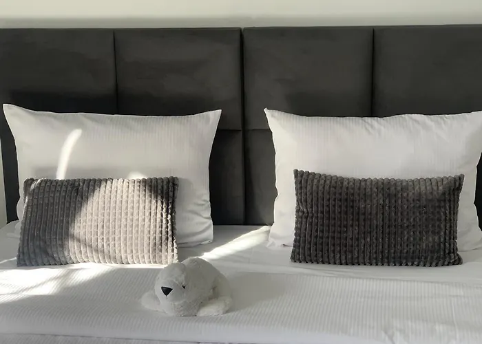 Maly Port-ilawa - Jezioro - Plaza - Marina Priv - 5 Pokoi Vip - Czysto Na 10 *